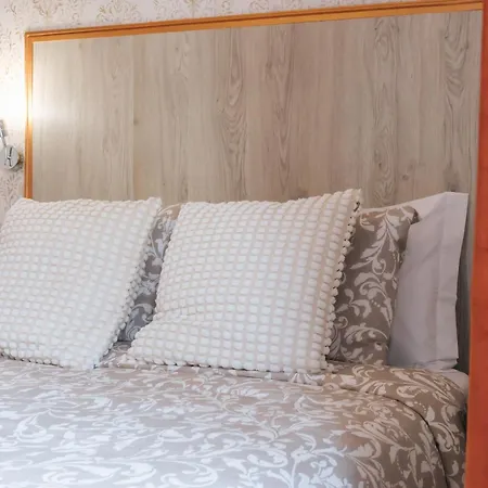 Daniela's Central 304 *