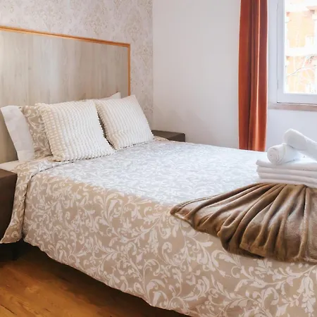 Daniela's Central 304